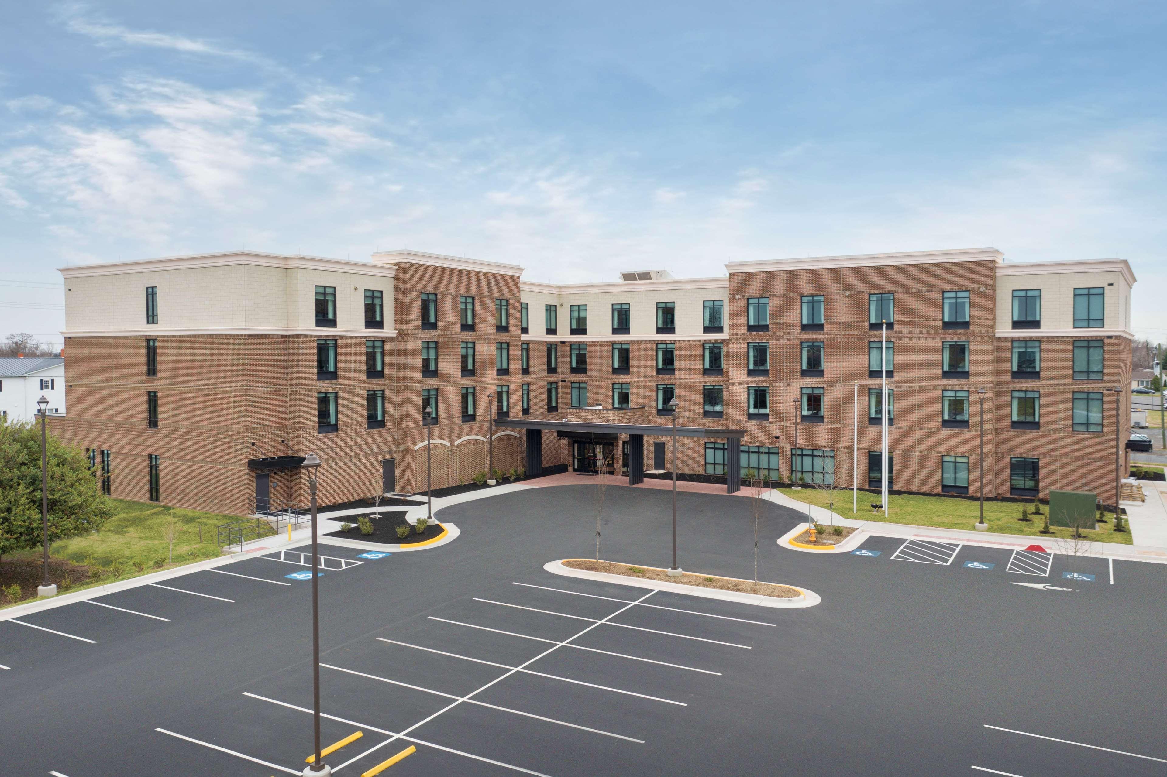 Hilton Garden Inn Haymarket Экстерьер фото