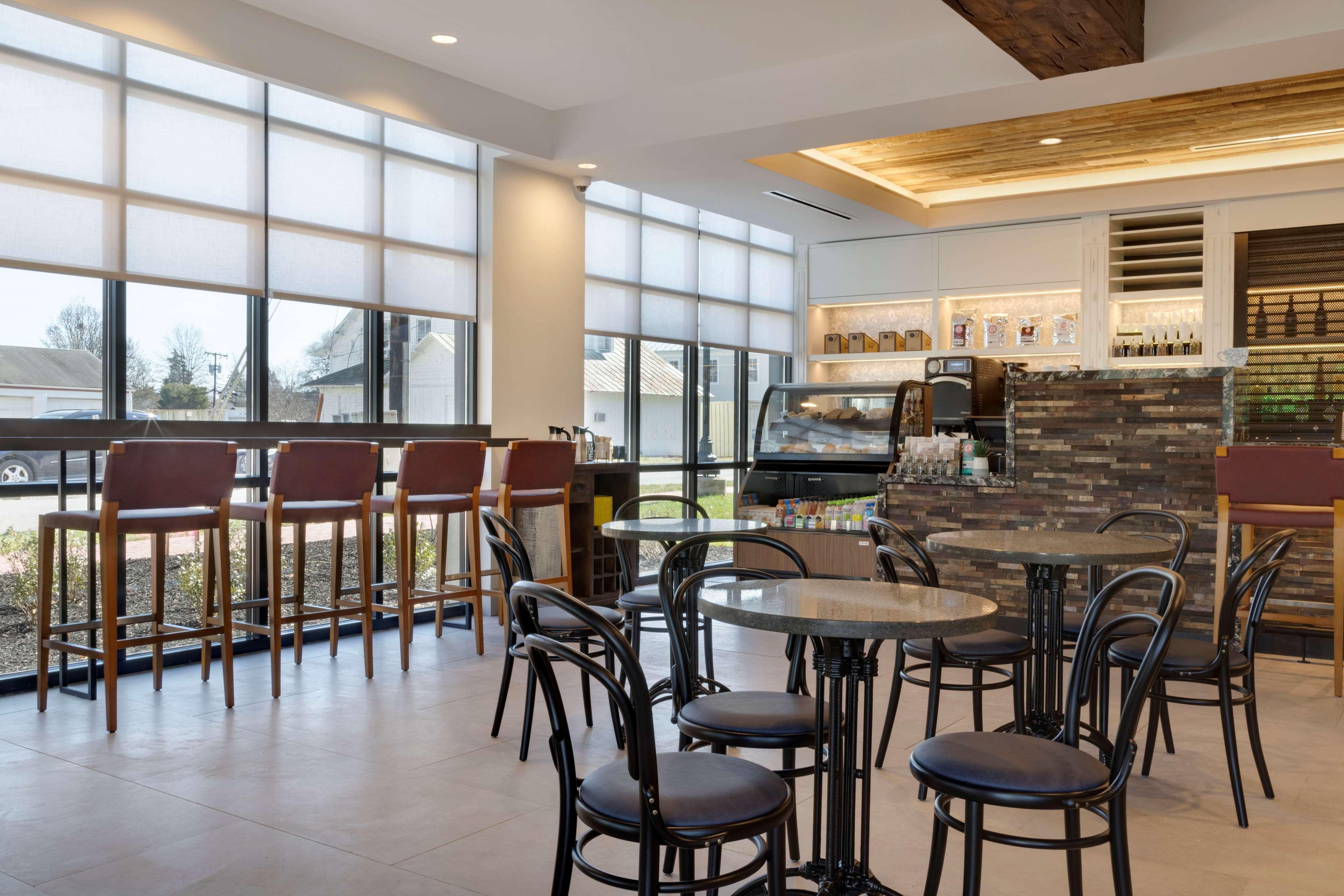 Hilton Garden Inn Haymarket Экстерьер фото