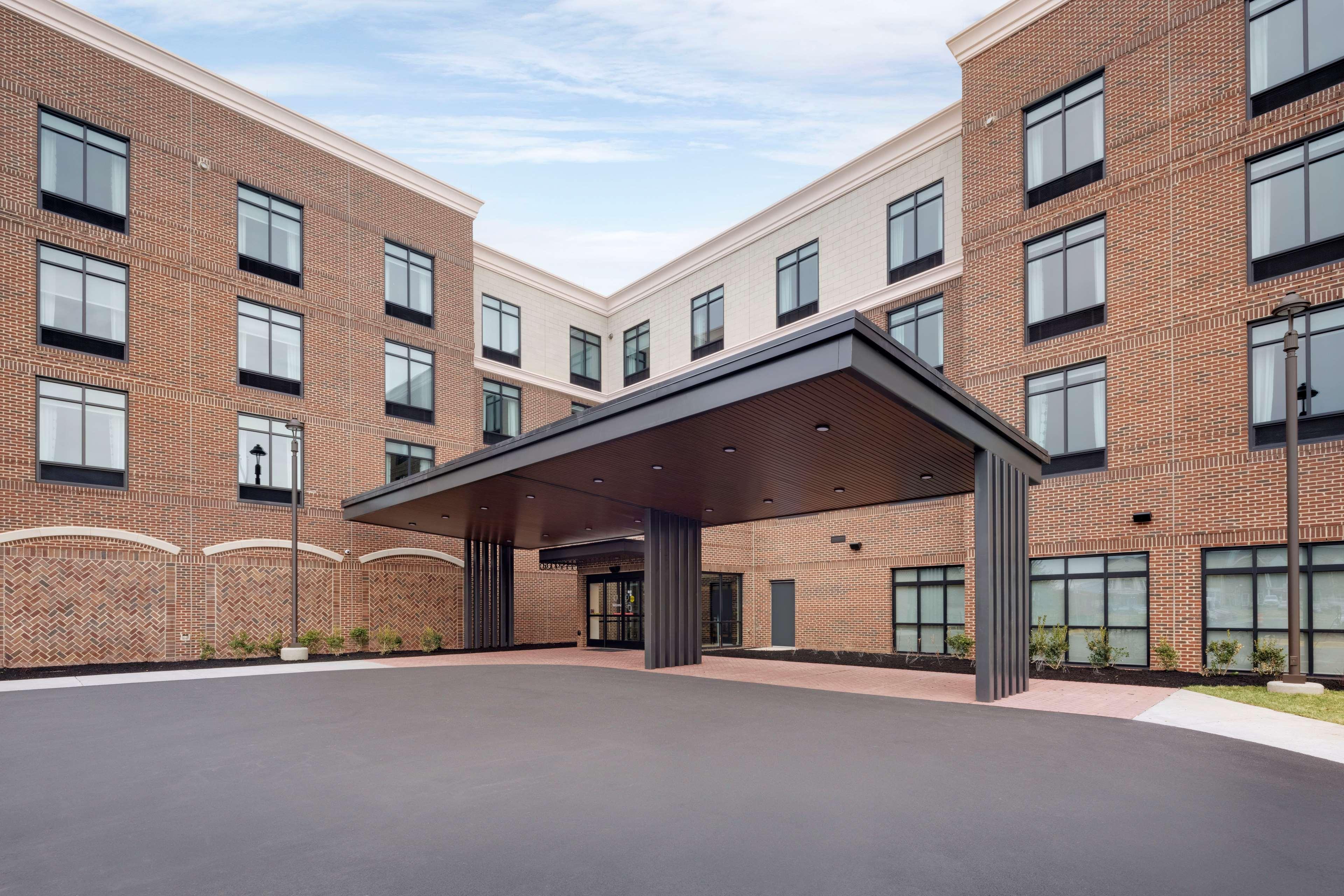 Hilton Garden Inn Haymarket Экстерьер фото