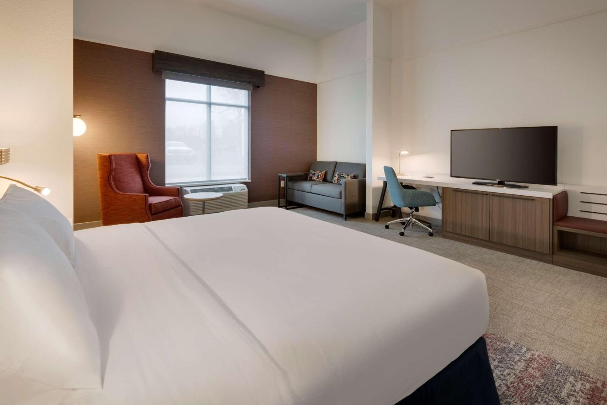 Hilton Garden Inn Haymarket Экстерьер фото
